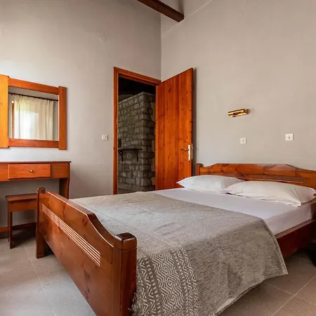 Feriehus Porto Kalamitsi Stone-built