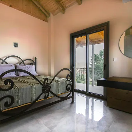 Holiday home Porto Kalamitsi Stone-built *