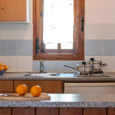 Porto Kalamitsi Stone-built Kardhamili