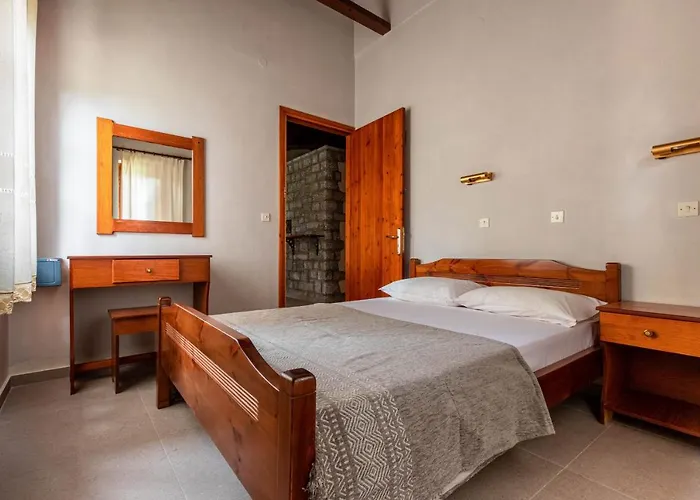 Сasa de vacaciones Porto Kalamitsi Stone-built